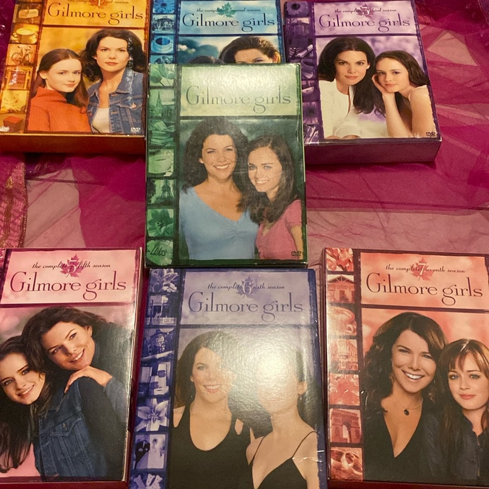 7 Seasons of Gilmore Girls on DVD Lauren Graham & Alexis Bledel Star